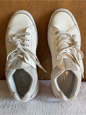 THE ROGER Centre Court Tennis Sneaker size US8